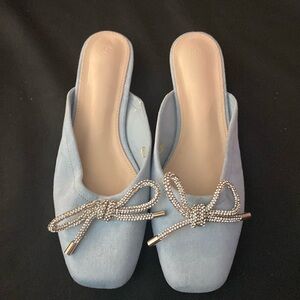 Pre-owned, baby blue